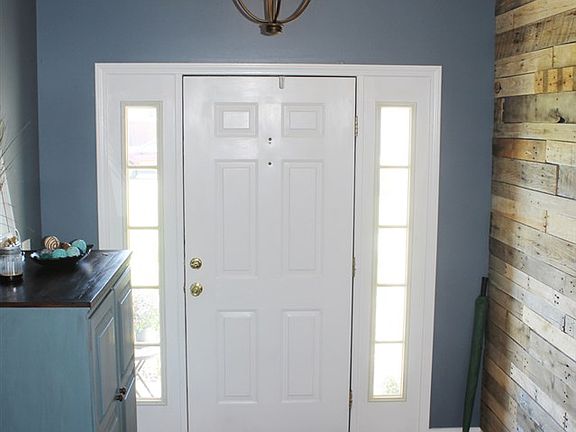 3rd image of 5870 Danville Ct