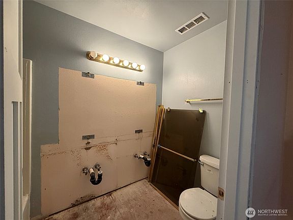 5th image of 4303 67th Ave NW