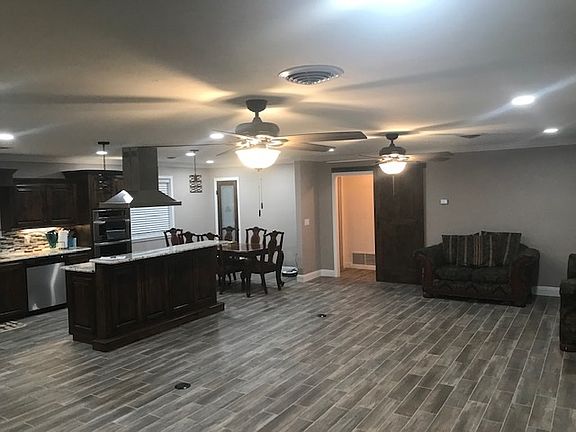 3rd image of 230 Centre St