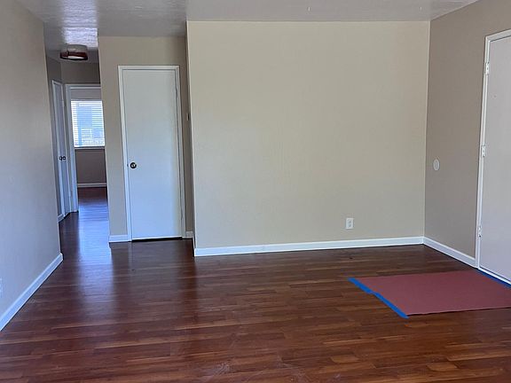 5th image of 438 Northlake Dr APT 4