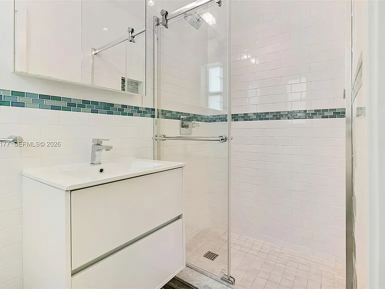 2240 SW 24th Ave — Photo 17