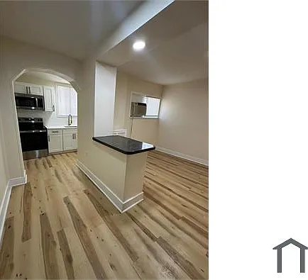 3 bed, $1,899 — Photo 4