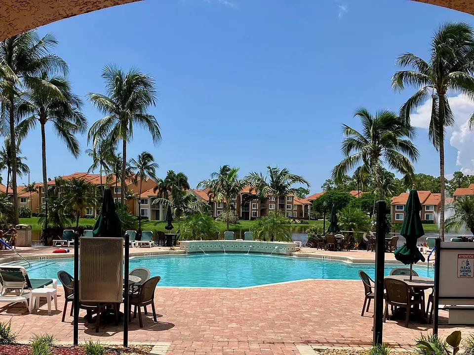 1185 Wildwood Lakes Blvd #205