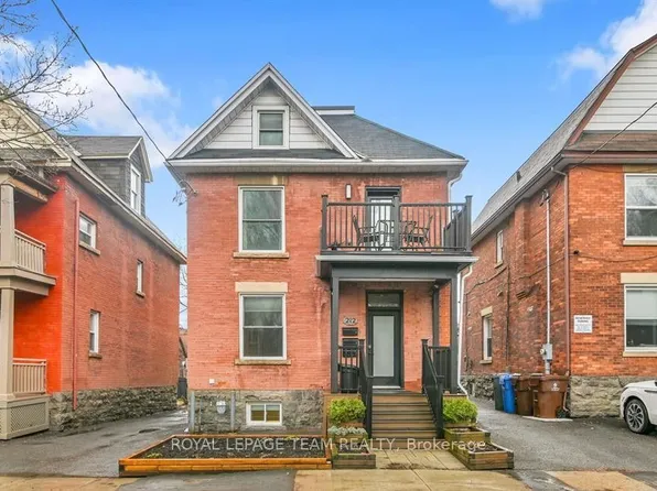 212 Flora St Unit 1, Ottawa, ON K1R 5R7