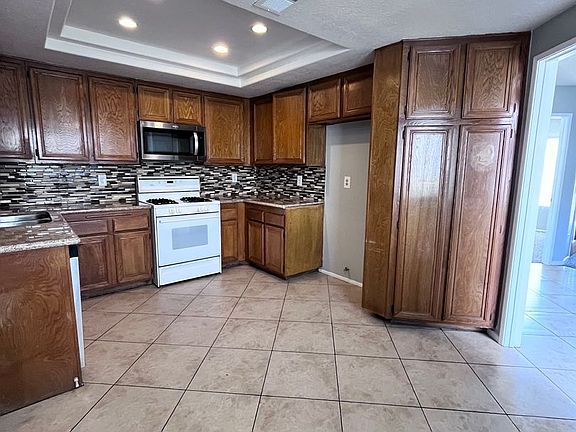 4th image of 12168 Mount Vernon Ave Unit 31