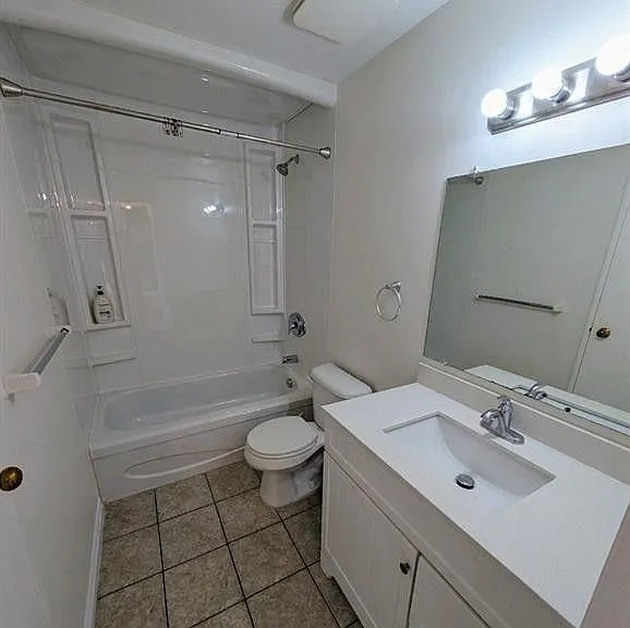 135 Base Line Rd W #306 — Photo 20