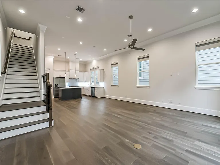 5308 S Capitol St — Photo 7