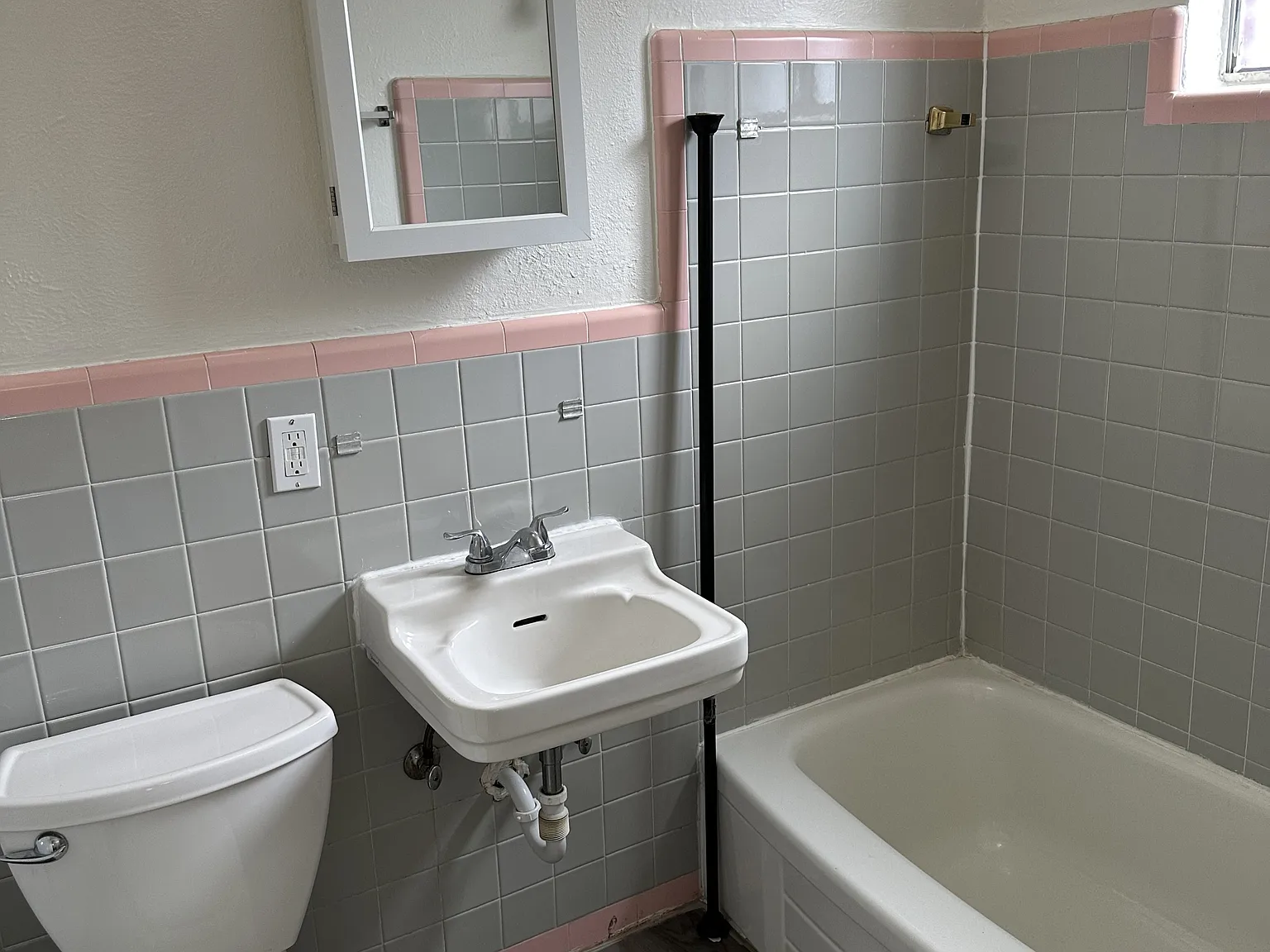 11914 East 14th Avenue - 7 — Photo 4