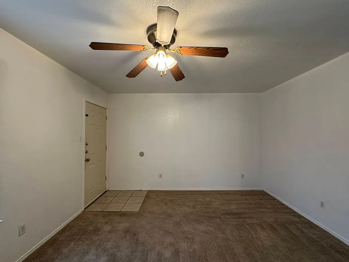 Building Photo - 1902 Windward Dr