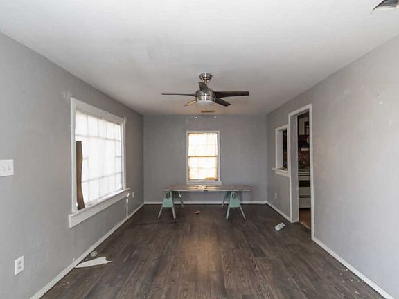 4th image of 1318 SE 15th Ave