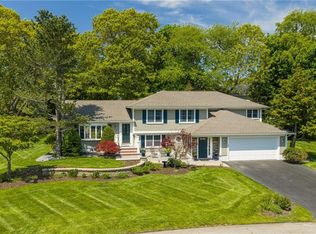 31 Meadowbrook Dr, Barrington, RI 02806
