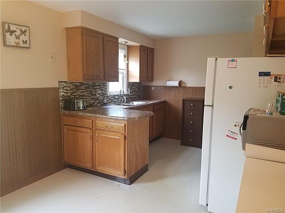 4th image of 76 Burmon Dr