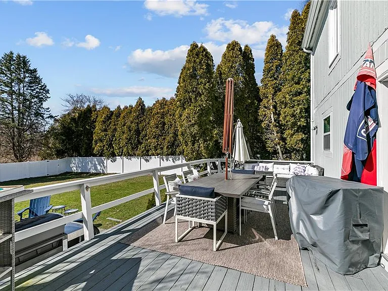 391 Valley Rd — Photo 28