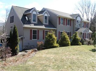 759 Vauxhall Street Ext, Waterford, CT 06385