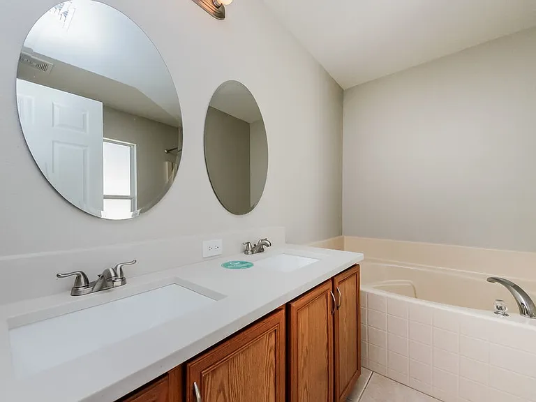 473 Martigues Dr — Photo 14