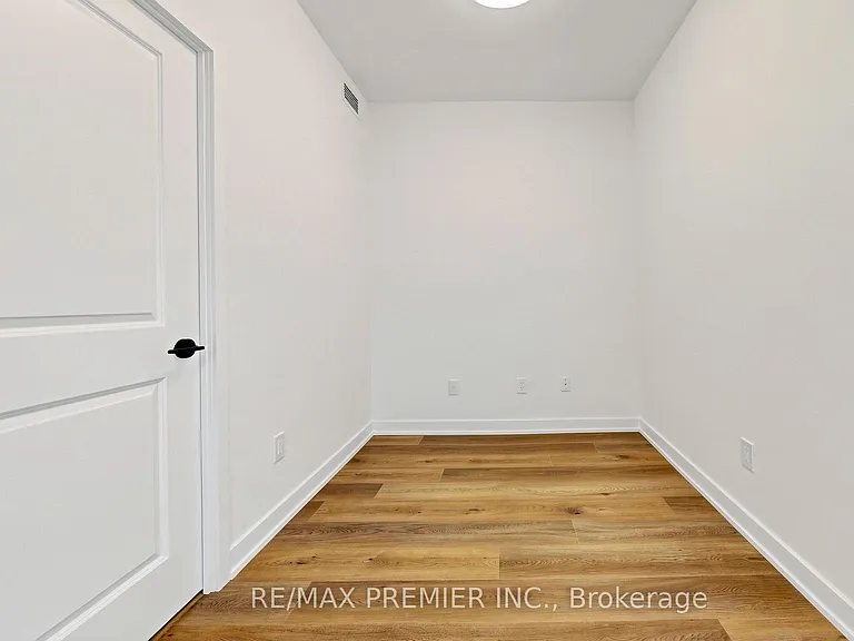 2075 Lakeshore Rd #2006 — Photo 16