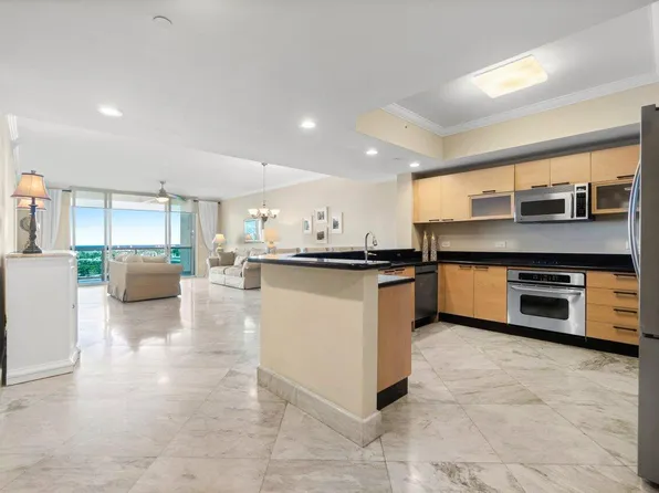 2640 Lake Shore Drive #1212, Riviera Beach, FL 33404