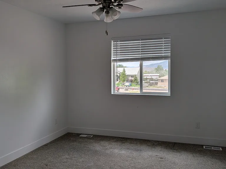 363 N 460 E — Photo 11