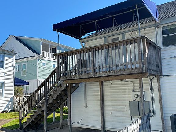 5th image of 416 22nd St APT 4