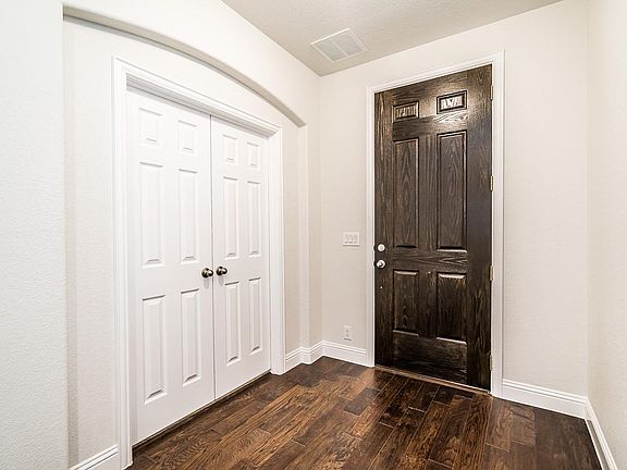 2nd image of 3816 Walden Dr