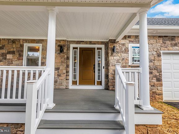 4th image of 2705 Spring Hill Rd