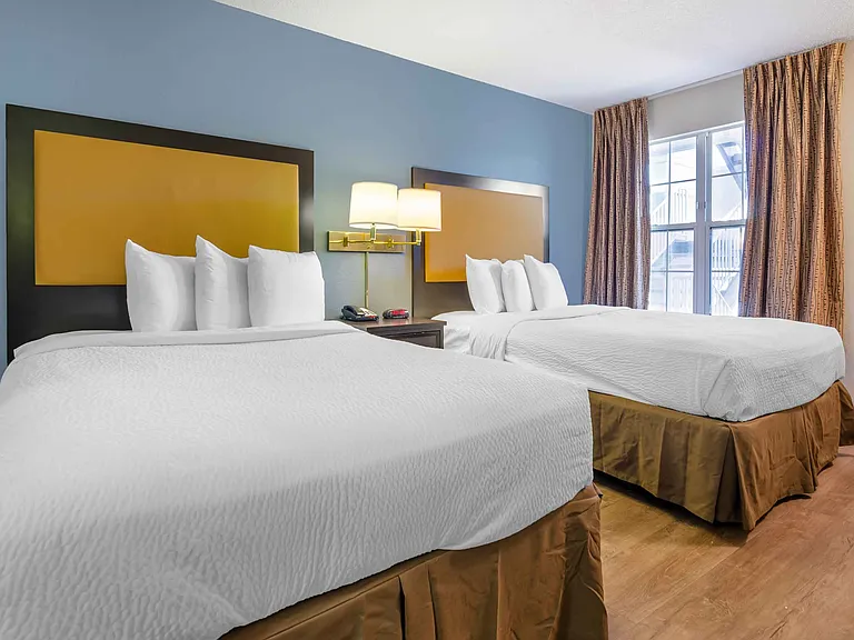 Studio Suite - 2 Full Beds