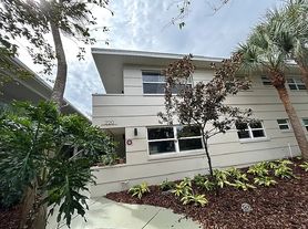 220 6th Ave N