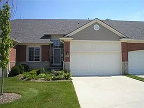 49230 Village Pointe Dr photo 1