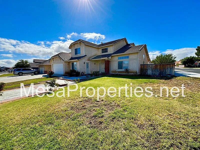 5 bed, 3.0 bath, 2546 sqft, $2,500 — Photo 4