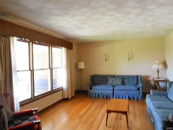 4th image of 1290 Highland Dr