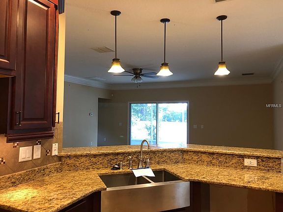 4th image of 717 Mystic Oaks Ln