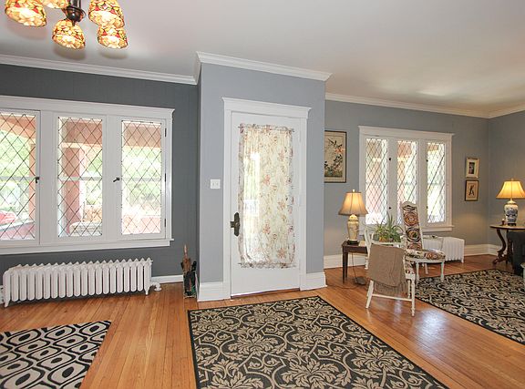 3rd image of 729 S Kenilworth Ave