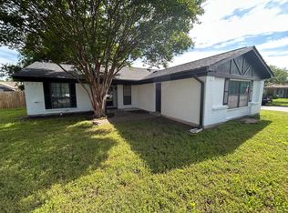 3913 Longstraw Dr, Fort Worth, TX 76137