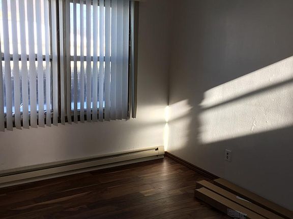 5th image of 1747 Oakdale Ave APT 11