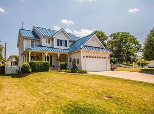 2125 Bienville Dr, Florissant, MO 63031