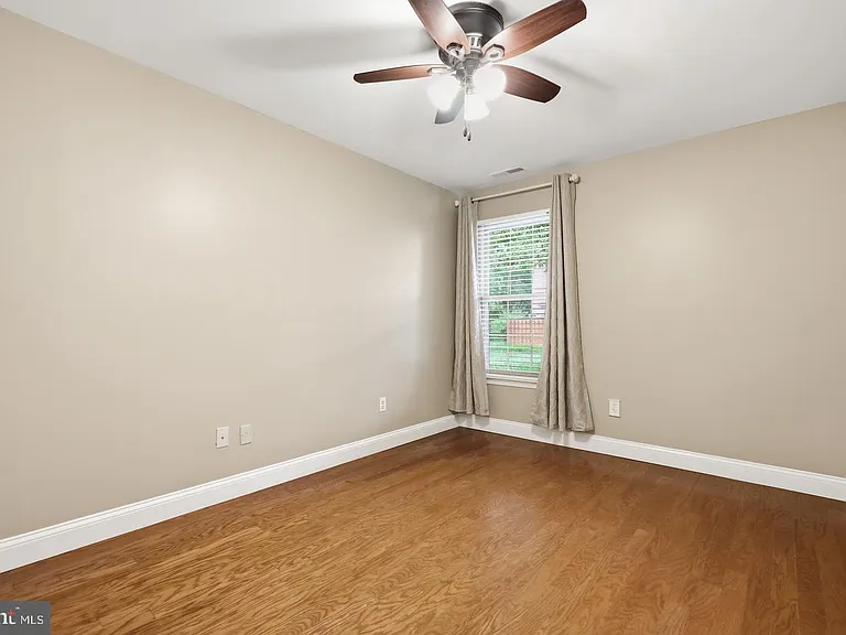 3105 Danbury Ct — Photo 17