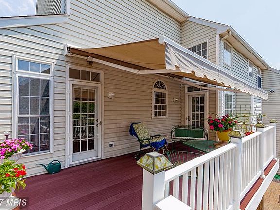 Huge deck off kitchen
