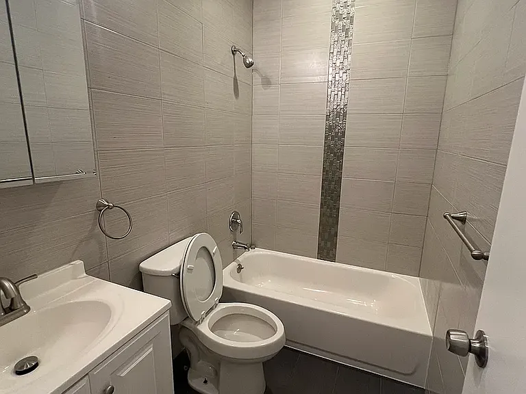 329 Menahan St #1A — Photo 10