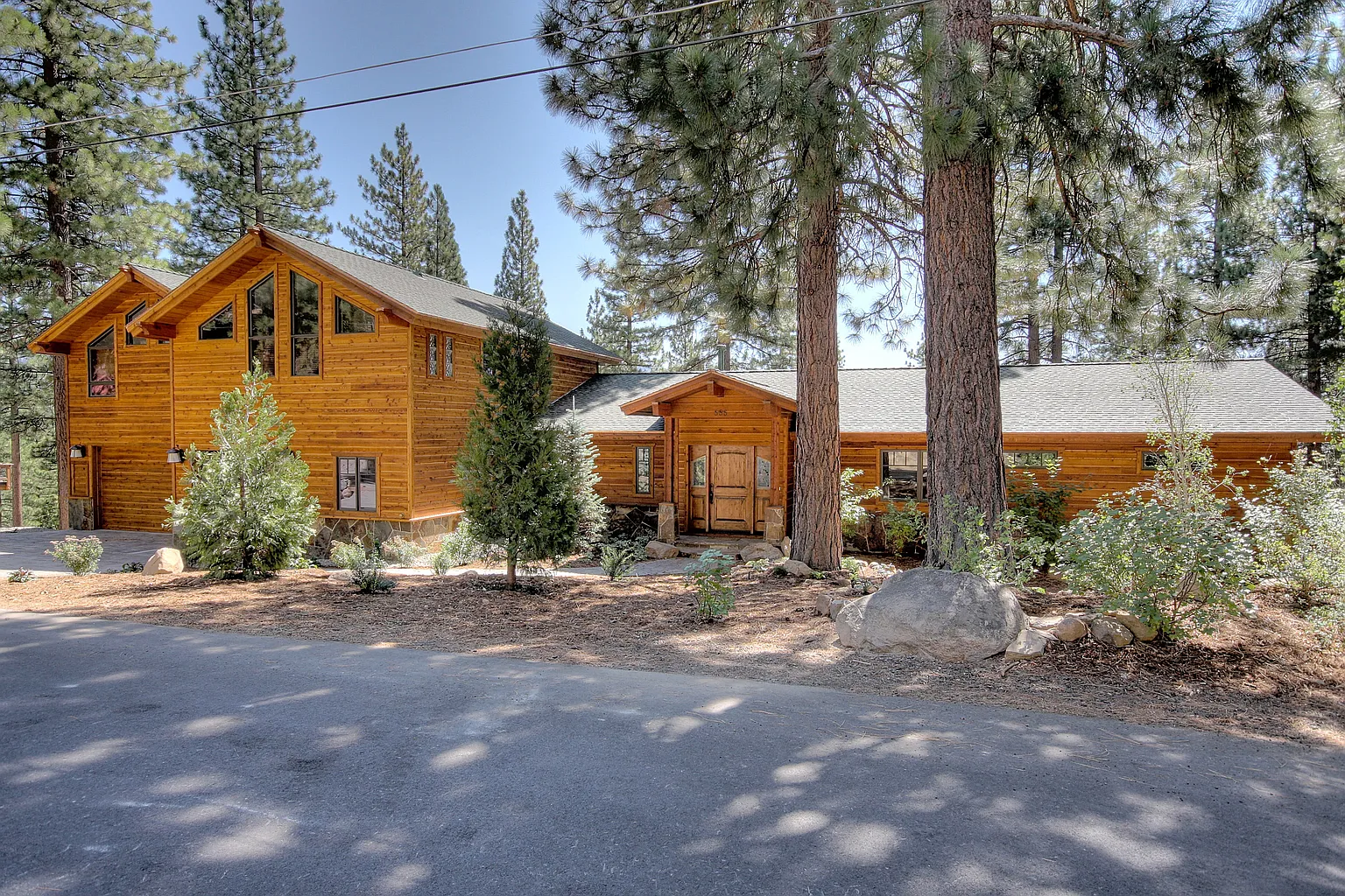 555 Sugarpine Dr photo 1