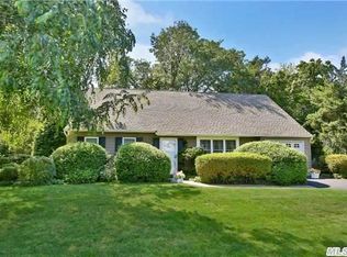 18 Curlin Ln, Saint James, NY 11780
