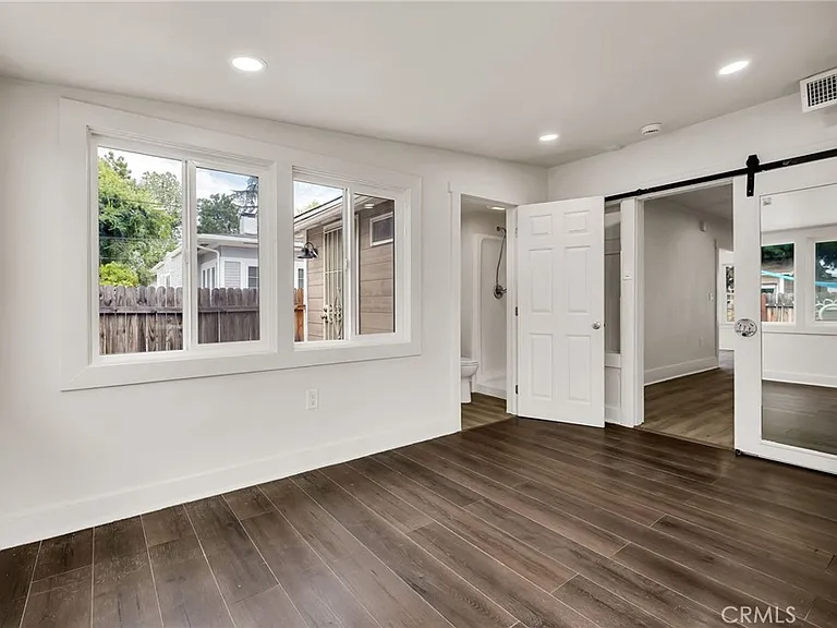 809 E Colton Ave — Photo 14