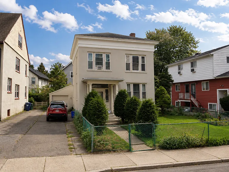 104 Perkins St — Photo 2