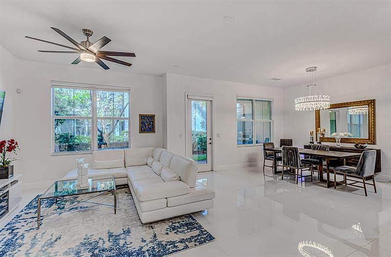 1065 Piccadilly St, Palm Beach Gardens, FL 33418 Zillow
