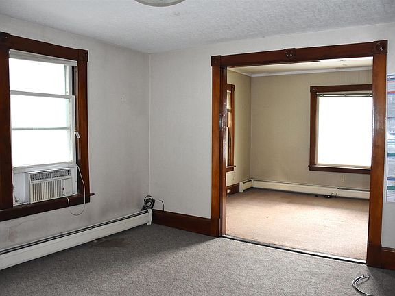 2nd image of 25 Court Street