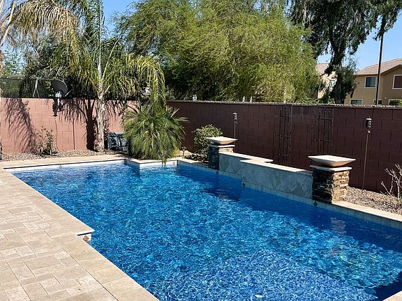 5th image of 2435 E Donato Dr