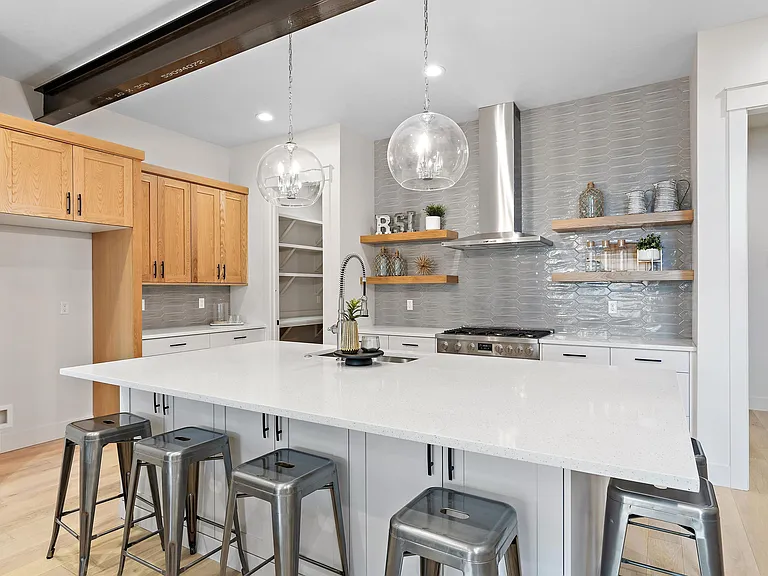 2450 W Iron Coop St #1 — Photo 5