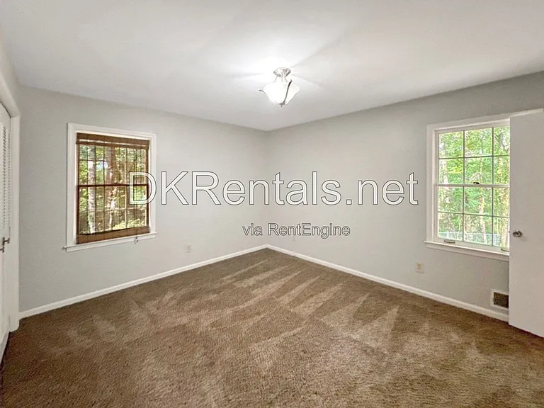 1580 Bainbridge Ln — Photo 15