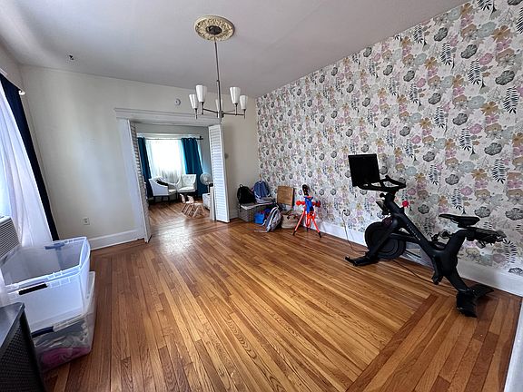 4th image of 265 1st Ave #2