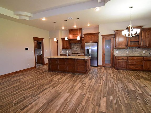 4th image of 10814 NE Marigold Ln