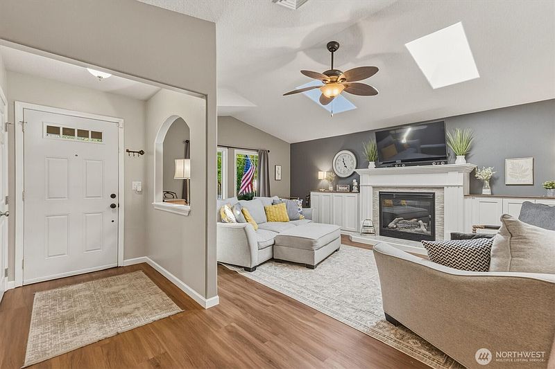 5th image of 527 26th Avenue
